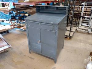 lot 373 image: Foremans Desk, 34.5x30x53...