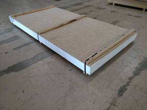 lot 386 image: (10) 4x8 Maintenance Free Siding...