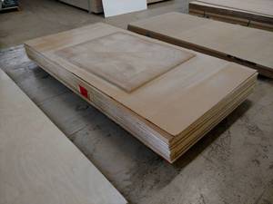 lot 393 image: (11) 4x8x34 Mahogany Plywood...