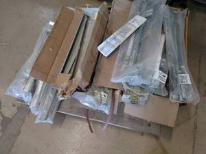 lot 423 image: Asstd Drawer Slides & Shelf Bracke...