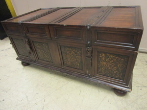 lot 509 image: DECORATIVE SOLID WOOD CHEST WITH SLIDING TOP DOORS