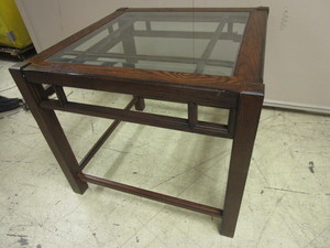 lot 518 image: OAK END TABLE, WITH GLASS TOP