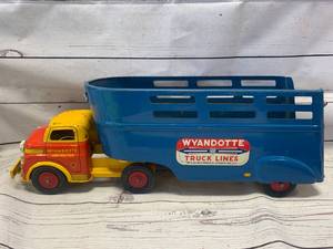 lot 8 image: Wyandotte Construction Van Lines Steel Semi Truck 22 12 Long