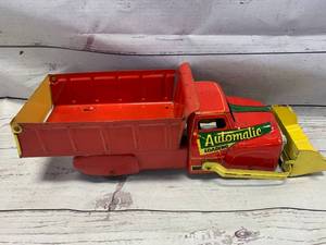 lot 10 image: Automatic Loading Pressed Steel Plow Truck