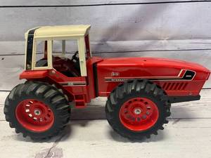 lot 12 image: International Harvester 3588 Tractor 116  14 Long