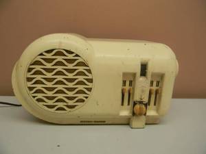 lot 3 image: Antique Stewart Warner Senior Varsity Radio Model 07-5B3 - RARE - WORKS - AWESOME PIECE - ORIGINAL - WCCO, KSTP, WTCN, WDGY - SEE PICTURES