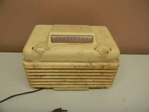 lot 4 image: VINTAGE SETCHELL CARLSON  MODEL 416 RADIO - WORKS - AWESOME PIECE - ORIGINAL - SEE PICTURES
