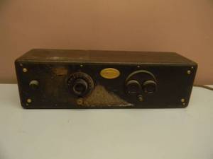 lot 9 image: Antique Atwater Kent Model 33 radio built in 1926, in Philadelphia Pennsylvania. A true piece of Americana. - Very cool piece - See Pictures