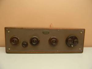 lot 12 image: Vintage 1920s - Atwater Kent Model 20 Radio Receiver - 5 Tube Receiver Radio  Vintage Radio  Collectible Radio - VERY COOL - SEE PICTURES