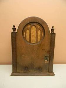 lot 17 image: VINTAGE 1931 NORTHLAND RADIO MODEL 37 - ST. PAUL MINN. - VERY RARE - GREAT PIECE - HEAVY - SEE PICTURES