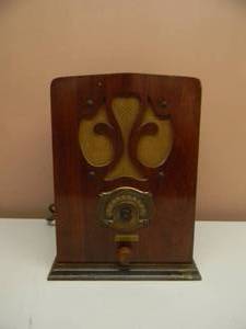 lot 23 image: VINTAGE ANACONDA RADIO - UNTESTED - SEE PICTURES