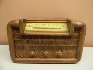lot 27 image: VINTAGE 1946 BENDIX RADIO MODEL 636C - RARE - VERY COOL - UNTESTED - SEE PICTURES