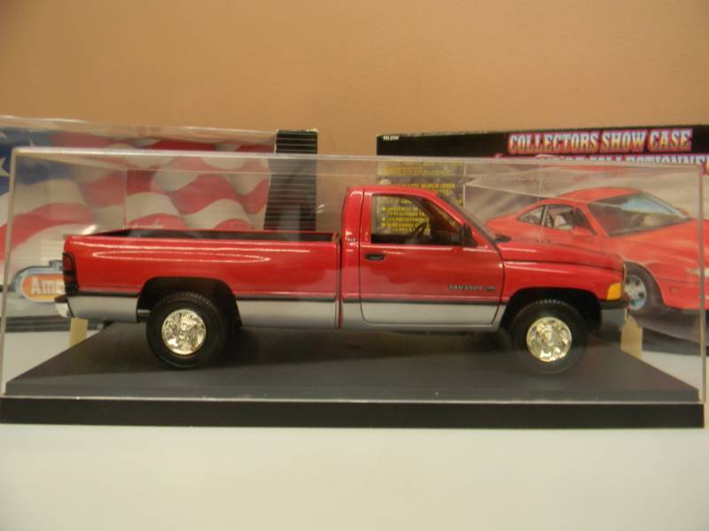 NICE!!!!! - AMERICAN MUSCLE 1995 DODGE RAM 2500 SLT 1/18 SCALE DIE