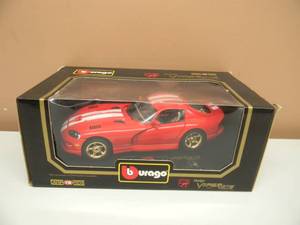 BURGO 1997 DODGE VIPER GTS COUPE - RED WHITE - DIAMONDS 118 SCALE - NEW IN BOX - SEE PICTURES