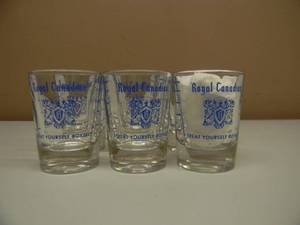 6 VINTAGE HEAVY GLASS - ROYAL CANADIAN TREAT YOURSELF ROYAL Shot Glass - GREAT SET FOR THE BAR - SEE PICTURES