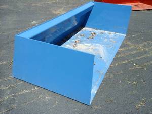 lot 706 image: 70 Skid Steer Snow Bucket (Quick Attach)