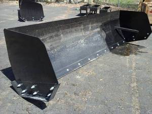 lot 700 image: 10 Snow Pusher (Skid Steer Attachment)
