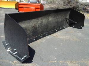 lot 800 image: 10 Snow Pusher (Skid Steer Attachment)
