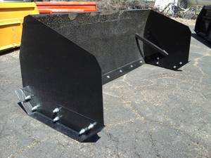 lot 802 image: 7 Snow Pusher (Skid Steer Attachment)