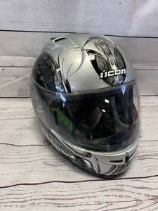 lot 1 image: Icon Hyrdradry Motorcycle Helmet Size Medium