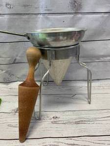 lot 54 image: Wear Ever No.462 Ricer Colander Sieve Made in USA