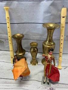 lot 88 image: Indian Brass, 2 Recorders, 2 Mexican Figurines