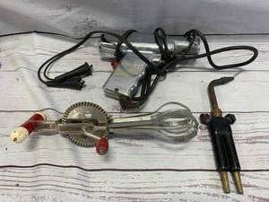 lot 112 image: Blow Pipe, Hand Mixer, Timing Light