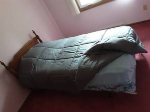 lot 5 image: Twin Bed