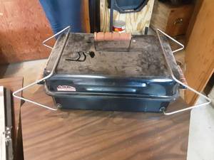 lot 19 image: Portable Grill
