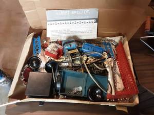 lot 20 image: Vintage electric Erector Set