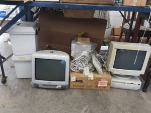lot 46 image: Computer Related