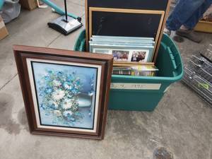 lot 49 image: Picture Frames & Photo Albums
