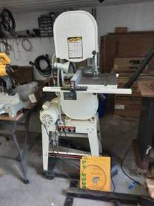 lot 61 image: Jet Open Stand Band Saw 34 Hp.