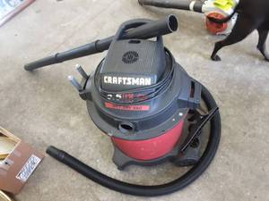 lot 71 image: Craftsman 5.5 Hp 16 Gallon WetDry Vacuum