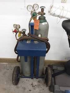 lot 83 image: Oxygen & Acetylene Torch With Smith Regulators & Cart