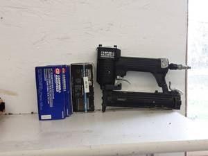 lot 87 image: Campbell Hausfeld Brad Nailer With Nails