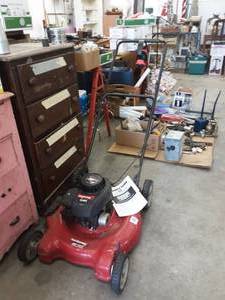 lot 95 image: Yard Machine 4.5 Hp 22 Cut Push Mower