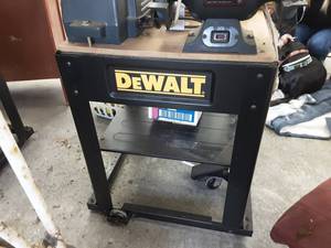lot 100 image: Dewalt Work Stand