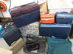 lot 103 image: Luggage, Garment Bags, Tote