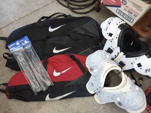 lot 118 image: Shoulder Pads, Skate Guards, Sport Bags