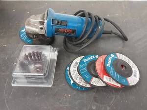 lot 153 image: Ryobi 4 Grinder With Wheels