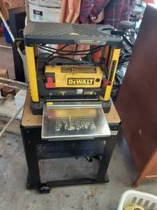 lot 177 image: Dewalt DW733 Planer Mounted On Dewalt Rolling Stand