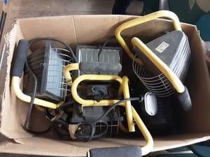 lot 218 image: Work Lights.  Removal From Upper Loft.