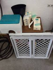 lot 228 image: Baby Gate, Step Stool, Sponges