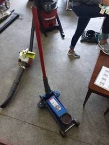 lot 245 image: 6000 Lb. Floor Jack