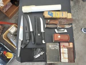 lot 251 image: Knives & Sharpening Stone