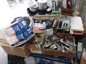 lot 252 image: Large Lot Of Mostly 1961 Oldsmobile Starfire Convertible Parts