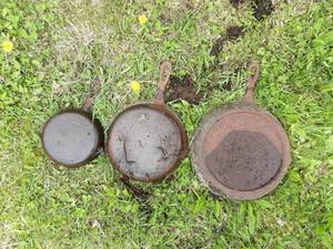 lot 271 image: 2-Cast Iron Pans
