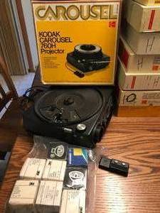 lot 275 image: Slide Projector, Carousels, Bulbs, Movie Screen