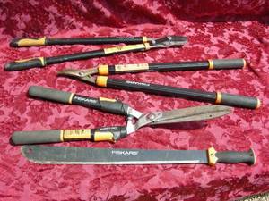 lot 11 image: Fiskars Pruner-Loppers-Machete